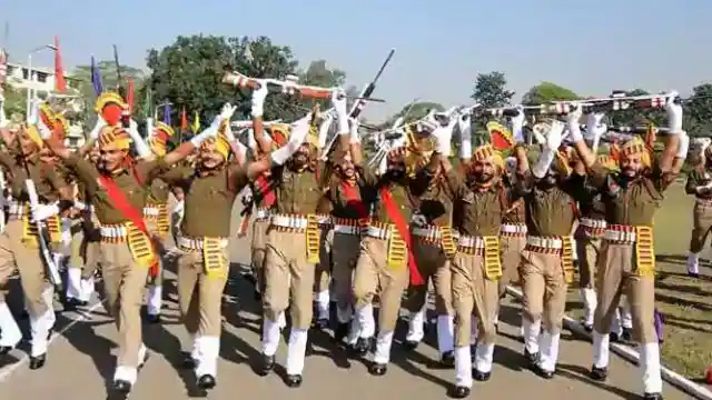 Photo of आयोग निर्धारित के अनुसार 4 लाख उम्मीदवारों को अगले चरण PET/PST के लिए क्वालिफाई घोषित करेगा..