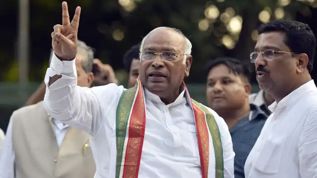 Photo of आईए जानें कांग्रेस अध्यक्ष मल्लिकार्जुन खरगे ने कांग्रेस कार्यकर्ताओं की बैठक में क्या कुछ कहा…