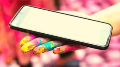 Photo of होली के के दिन अपने स्मार्टफोन स्क्रीन का भी रहें ख्याल…