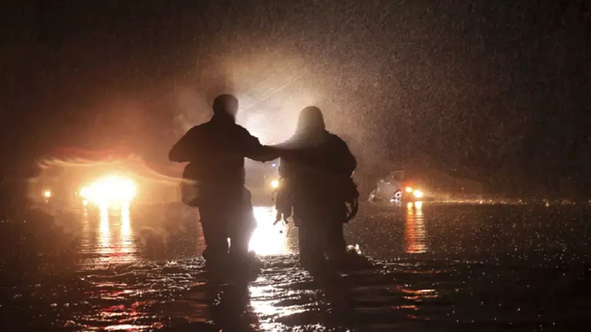 Photo of पजारो नदी के बांध टूटने से अमेरिका के कैलिफोर्निया में 1500 से अधिक लोग फंसे…