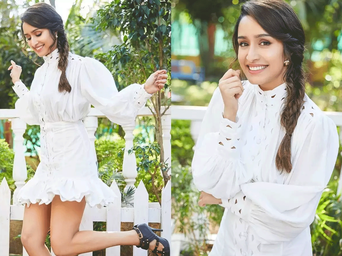 Photo of अगर आपको भी श्रद्धा कपूर के सॉफ्ट और सिल्की बाल चाहते है तो रोजाना चंपी के साथ इस सीक्रेट पैक का करें  इस्तेमाल