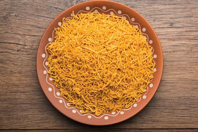 Photo of इस होली घर पर बनाए टेस्टी और क्रंची आलू भुजिया, जानें रेसिपी