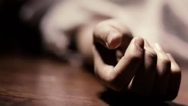 Photo of हैदराबाद में एक ही परिवार के चार सदस्यों ने ली अपनी जान, पढ़े पूरी खबर