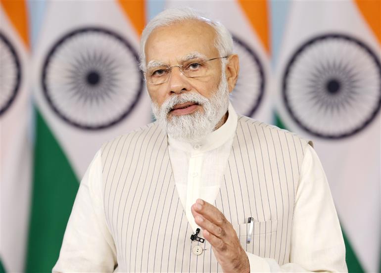 Photo of मोदी ने आकाशवाणी के 91 एफएम ट्रांसमीटरों का किया लोकार्पण