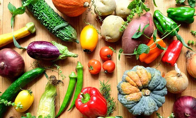 Photo of आइए जानते हैं, गर्मी में कोलेस्ट्रॉल को समान्य रखने के लिए किन फल और सब्जियों का सेवन करें…