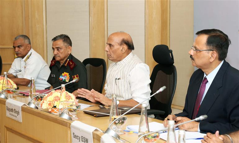 Photo of देश की सेनाएं हर स्थिति का मुकाबला करने में सक्षम- राजनाथ