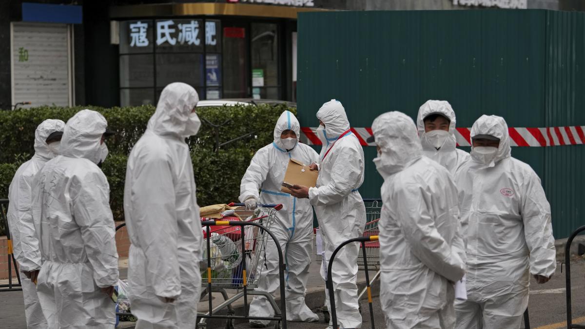 Photo of दिल्ली से सटे उत्तर प्रदेश के नोएडा जिले में एक बार फिर कोरोना वायरस के मामले बढ़ने लगे..