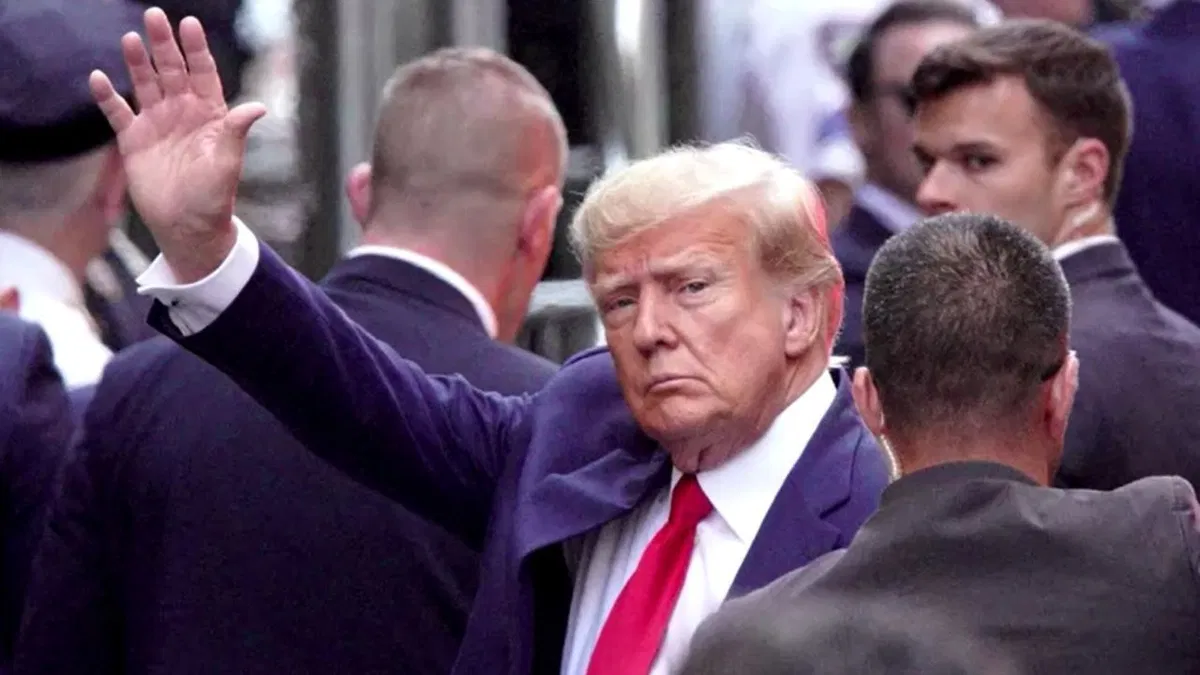 Photo of अमेरिकी इतिहास में पहली बार गिरफ्तार होने वाले पहले पूर्व राष्ट्रपति बनें डोनाल्ड ट्रंप…