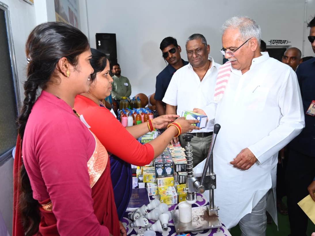 Photo of भूपेश ने अकलतरी में ग्रामीण औद्योगिक पार्क का किया निरीक्षण