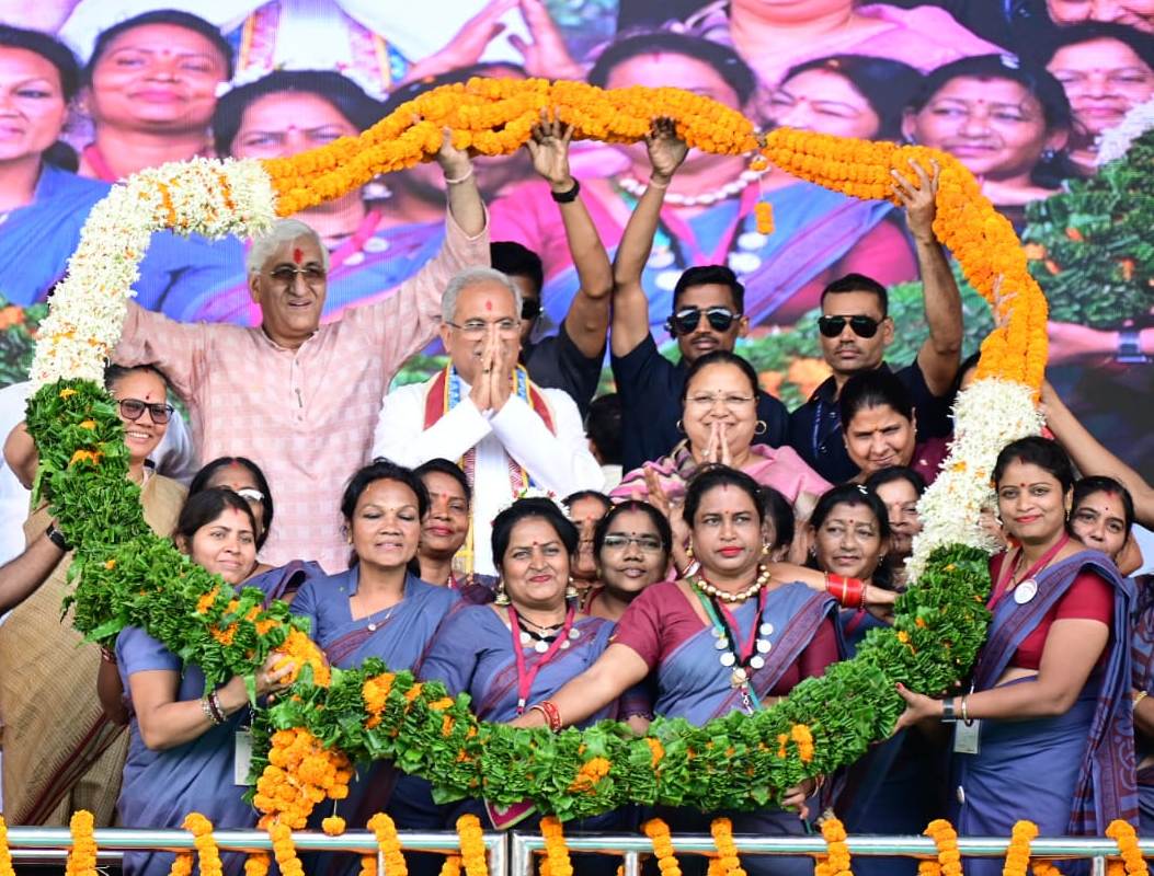 Photo of मितानिन और आंगनबाड़ी की बहनें मानवता की सेवा की मिसाल- भूपेश