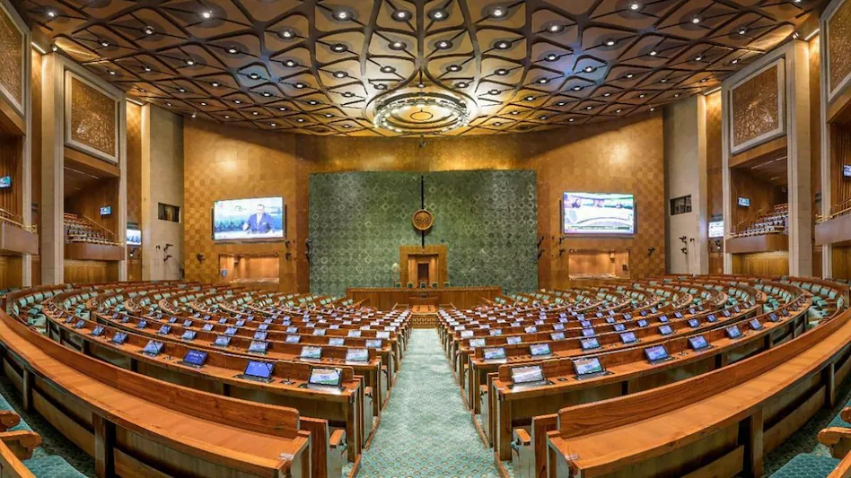 Photo of नए संसद भवन में पूजा करने के बाद पीएम मोदी ने किया उद्घाटन