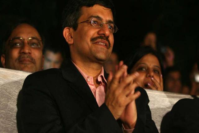 Photo of आइएएस अफसर विनीत जोशी को केंद्र सरकार ने आनन-फानन में हिंसाग्रस्त मणिपुर के लिया किया रवाना..