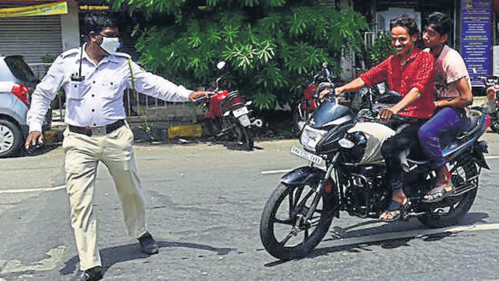 Photo of चालान के जरिए एक महिला को अपने पति के काले करतूतों का लगा पता, पढ़े पूरी खबर