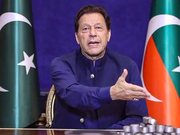 Photo of आईए जानें आखिर कौन हैं ‘डर्टी हैरी’ जिसका इमरान खान ने गिरफ्तारी से पहले एक वीडियो में किया जिक्र…