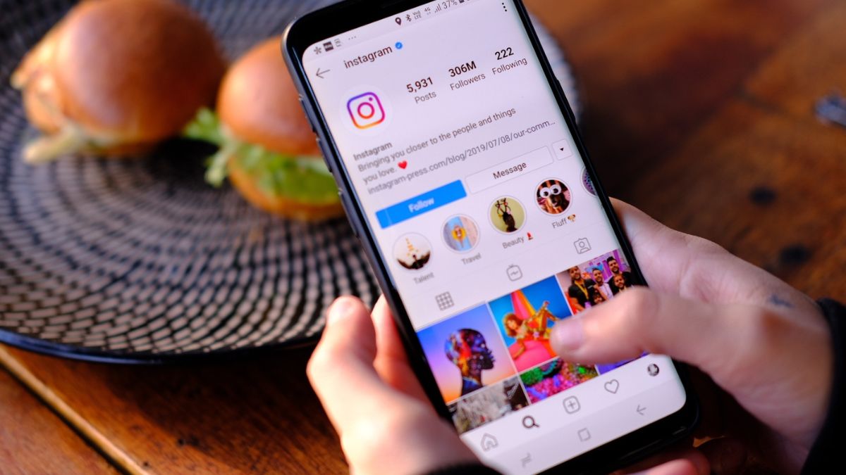 Photo of इस आर्टिकल में इंस्टाग्राम की ऐसी सेटिंग के बारे में बता रहे हैं जो आएगी आपके काम..