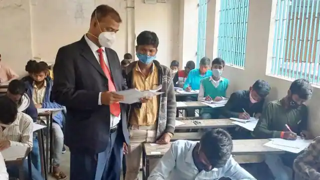 Photo of बिहार विद्यालय परीक्षा समिति ने इंटरमीडिएट में नामांकन के लिए आज पहली मेधा सूची की जारी