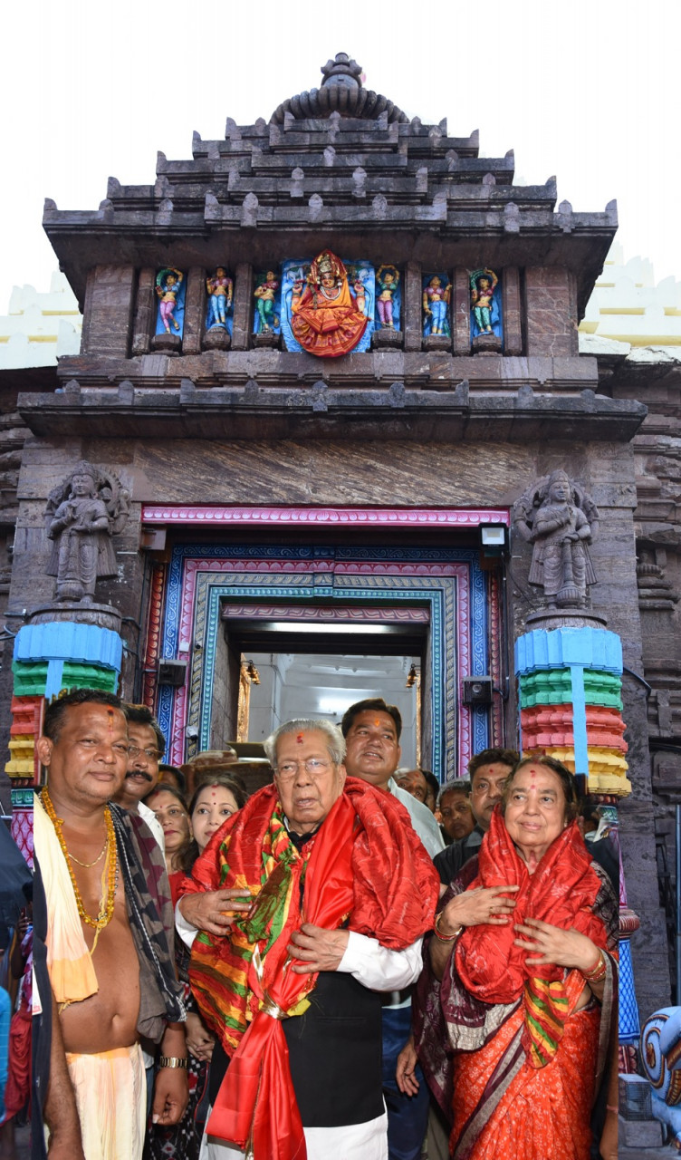 Photo of राज्यपाल ने भगवान जगन्नाथ का दर्शन कर की पूजा-अर्चना