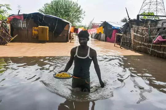 Photo of राजधानी में यमुना नदी का जलस्तर खतरे के निशान के पार , हिमाचल और उत्तराखंड में भूस्खलन हो रहा है..