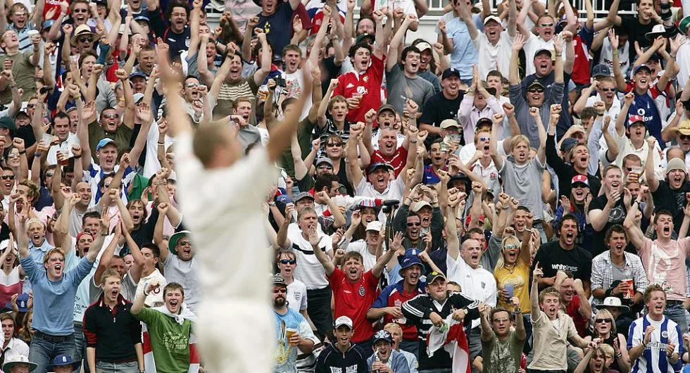 Photo of लॉर्ड्स में टी-20 मैच देखने के लिए उमड़ा दर्शकों का सैलाब..