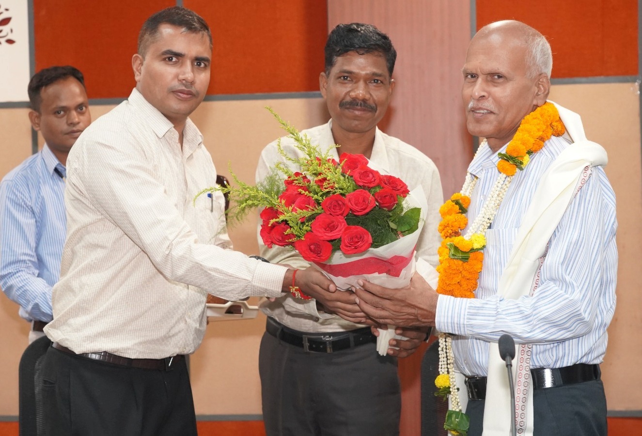 Photo of जनसंपर्क विभाग के संयुक्त संचालक भगवती सिंह सेवानिवृत्त