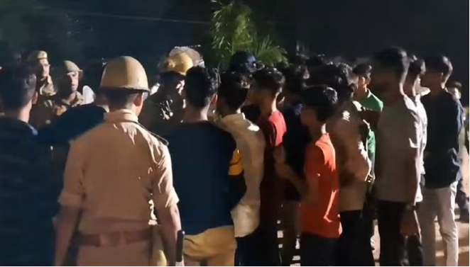 Photo of नवोदय विद्यालय में कश्मीर और झांसी के छात्रों के बिच पथराव !