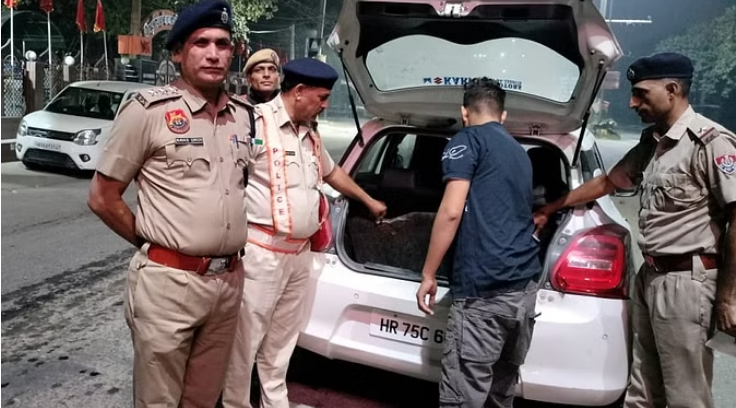 Photo of करनाल: गैंगस्टर सचिन भिवानी का साथी गिरफ्तार, पुलिस ने बरामद किए हथियार