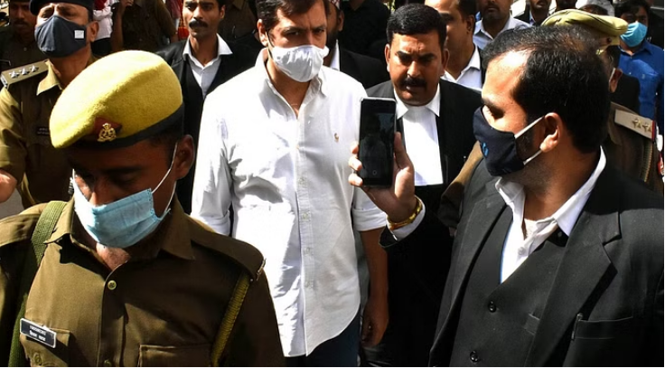 Photo of वाराणसी: पूर्व सांसद धनंजय सिंह पर जानलेवा हमले के मामले में सुनवाई टली, जाने क्यों?