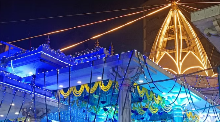 Photo of दिल्ली: आज अष्टमी, देवी मंदिरों में की गई भव्य सजावट; झंडेवालान में होगा विशेष आयोजन रात भर चलेंगे कार्यक्रम