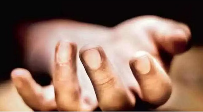 Photo of मुंगेली : धारदार हथियार से एक युवक का गला काटकर उतारा मौत के घाट, जानिये पूरा मामला?