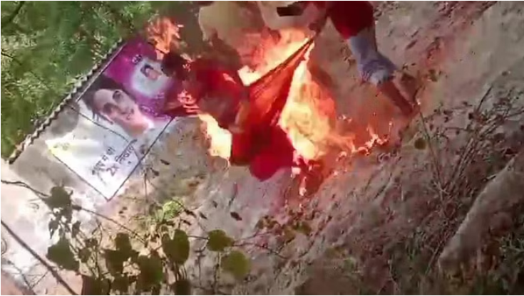 Photo of वाराणसी : महिला ने खुद पर पेट्रोल छिड़क कर लगाई आग, जानिये पूरा मामला?