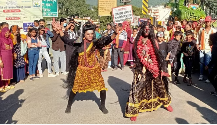 Photo of अल्मोड़ा में महर्षि वाल्मीकि जयंती पर निकाली शोभायात्रा