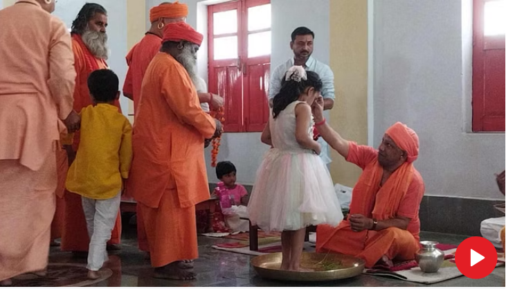 Photo of नवरात्रि 2023: CM योगी ने पांव पखार किया कन्या पूजन