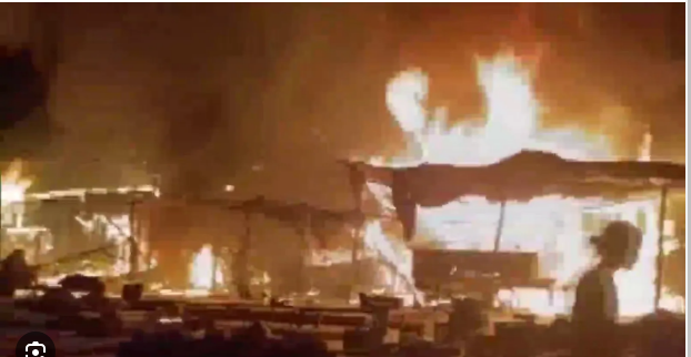 Photo of लखनऊ के कबाड़ गोदाम में लगी आग, लोगों में मची दहशत