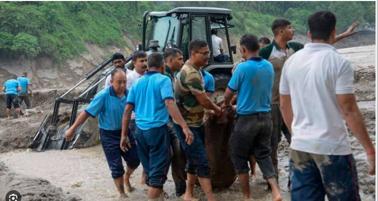 Photo of सिक्किम में बाढ़ के प्रकोप से चली गये कई लोगो की जान