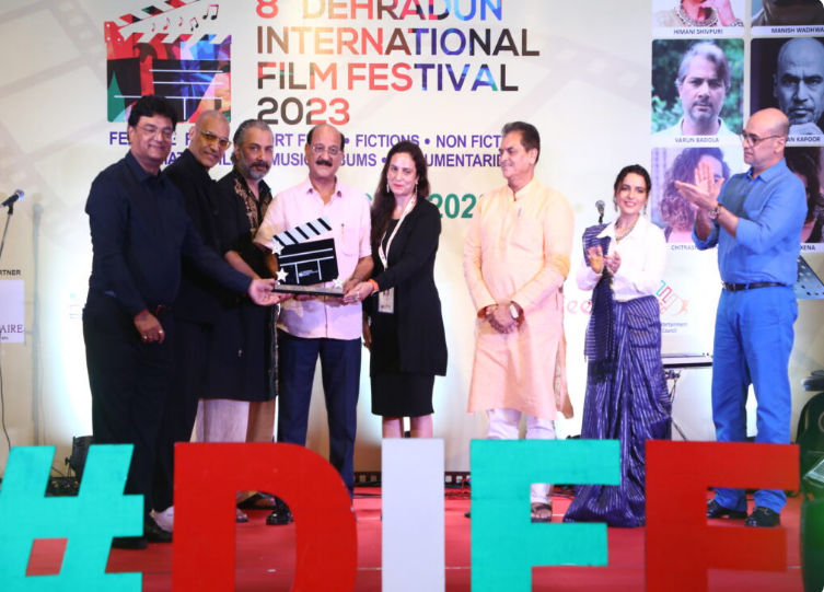 Photo of देहरादून में फिल्मी सितारों से सजी दून की शाम