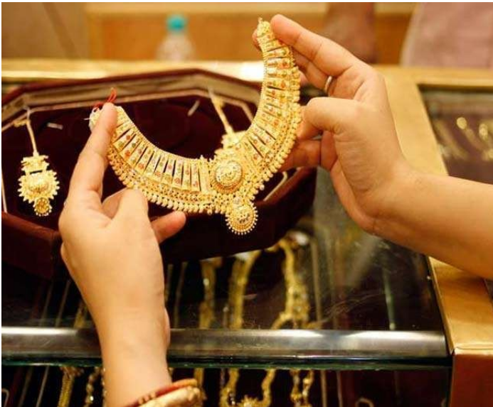 Photo of सोने-चांदी की कीमत में हुयी बढ़ोतरी , जाने आपके शहर की लेटेस्ट गोल्ड-सिल्वर रेट