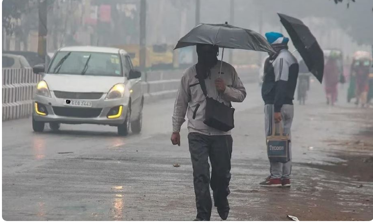 Photo of मौसम ने ली करवट,कई जगह पर बारिश के साथ बिजली का अलर्ट