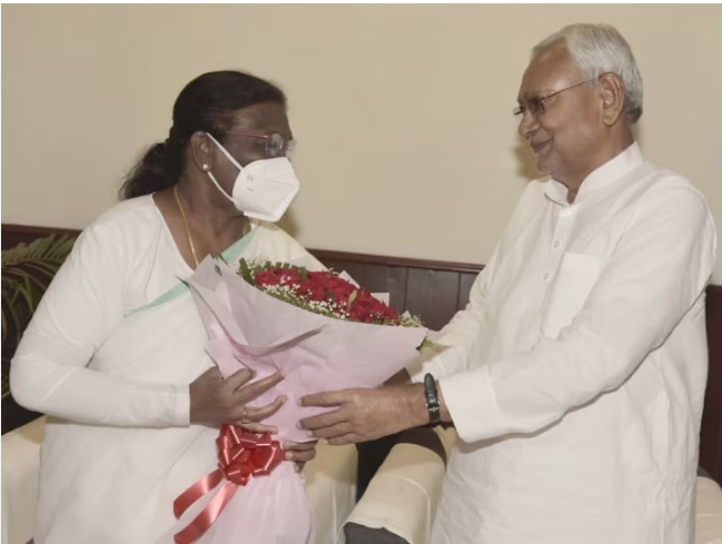 Photo of नीतीश कुमार का राष्ट्रपति के सामने छलका भाजपा प्रेम,जबतक जिंदा हूं तबतक…’,