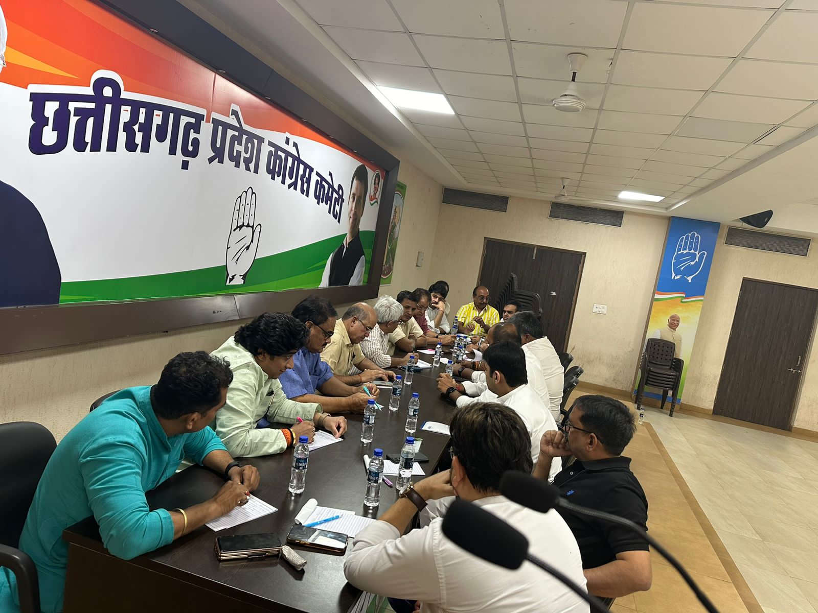 Photo of कांग्रेस की नीतियों कार्यक्रमों के प्रचार के साथ भाजपा के झूठ से लड़ेगी कांग्रेस की समिति