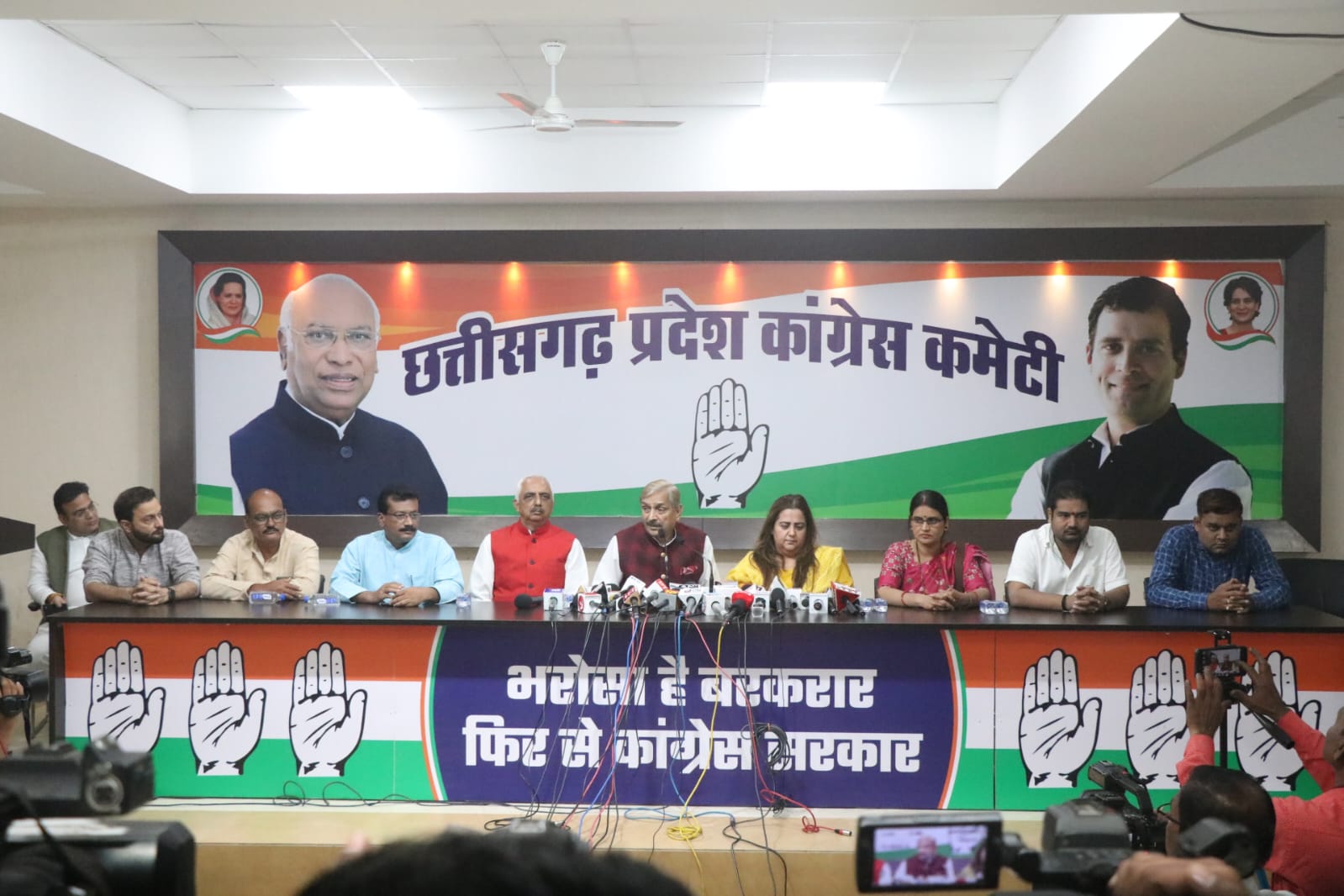 Photo of भूपेश बघेल को गजनी बोलना छत्तीसगढ़ का अपमान – तिवारी