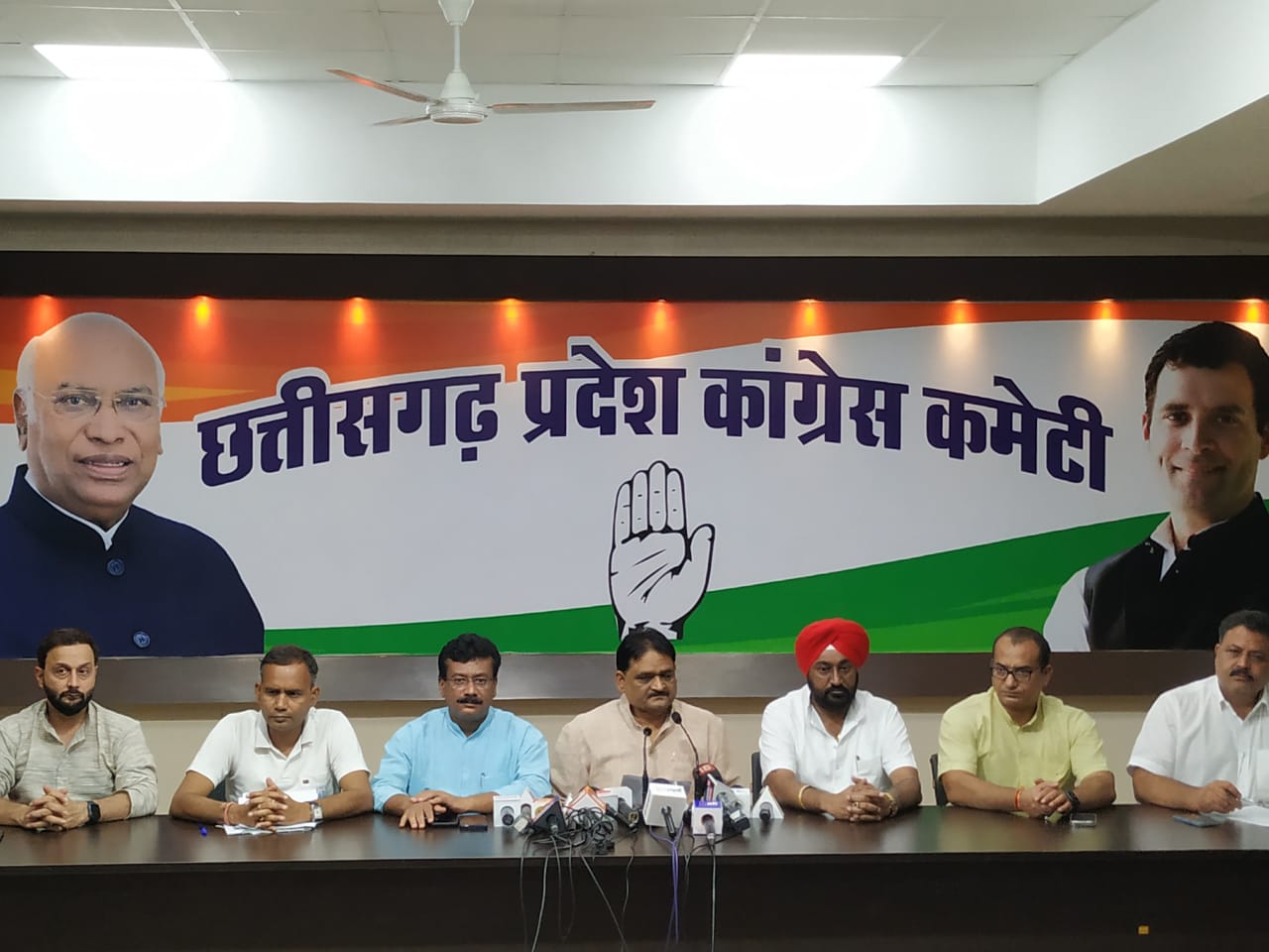 Photo of ठाकुर ने मोदी द्वारा शुरू झूठ की श्रृंखला को आगे बढ़ाया- कांग्रेस&nbsp;