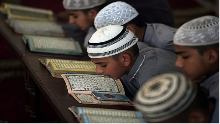 Photo of उत्तराखंड: प्रदेश के 30 मदरसों में पढ़ रहे 749 गैर मुस्लिम बच्चे, जानिए पूरा मामला?