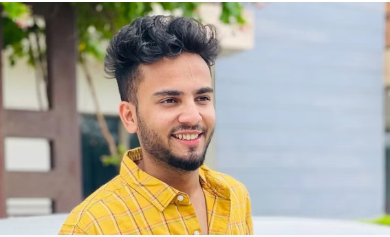 Photo of नोएडा पुलिस के सामने पेश हुए एल्विश यादव, जानिए कितने घंटे हुई पूछताछ