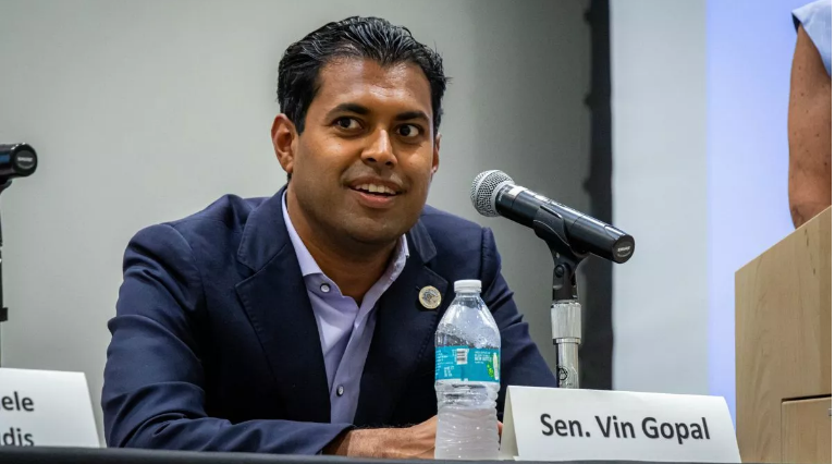 Photo of भारतीय मूल के विन गोपाल अमेरिकी सीनेट के लिए फिर चुने गए, पढिये पूरी ख़बर