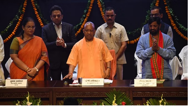 Photo of CM योगी ने निशुल्क रसोई गैस सिलेंडर रिफिल वितरण अभियान का किया शुभारंभ