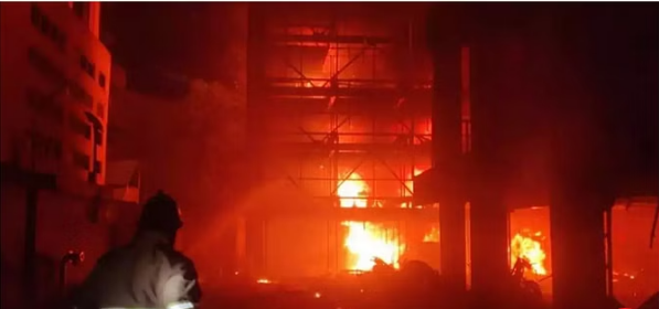 Photo of ठाणे में 22 मंजिला इमारत की एक फ्लैट में लगी आग,पढ़े पूरा मामला