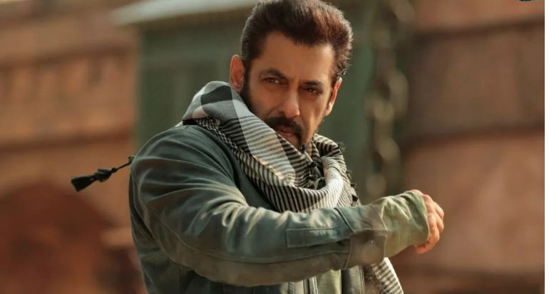 Photo of टाइगर 3 से सलमान खान ने रचा इतिहास, 17 फिल्मों से छूआ 100 करोड़ का आंकड़ा; पढ़िये पूरी ख़बर