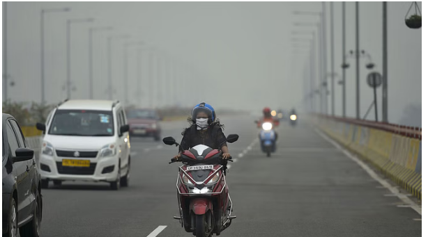 Photo of प्रदूषण: जहरीली होती जा रही राजधानी की आबोहवा, 500 पार पहुंचा AQI; पढ़े पूरी ख़बर