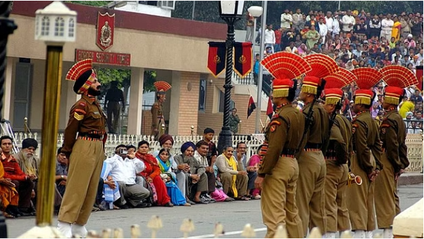 Photo of पंजाबः हुसैनीवाला बॉर्डर पर रिट्रीट सेरेमनी का समय बदला, जानिए क्यों
