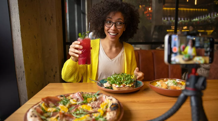 Photo of बिना वजन और मोटापा बढ़ाए करनी है फूड ब्लॉगिंग, तो पढ़िये पूरी ख़बर